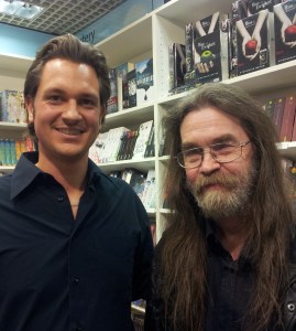 Oliver Steinhäuser und Wolfgang Hohlbein im Gespräch (v.l)